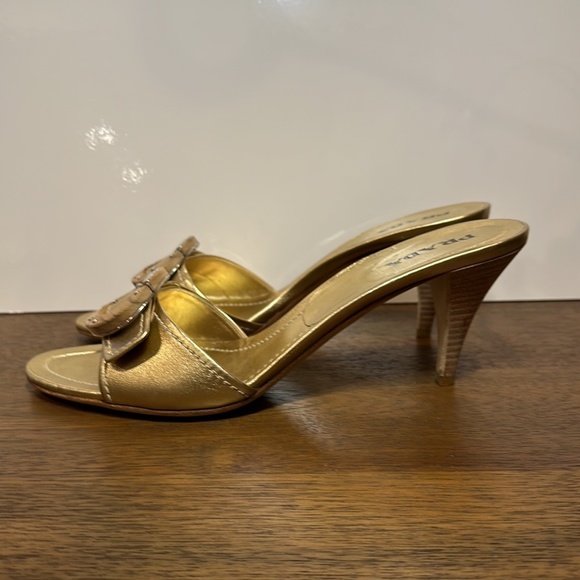 Authentic PRADA size 40 1/2 gold slide heels - Picture 3 of 5
